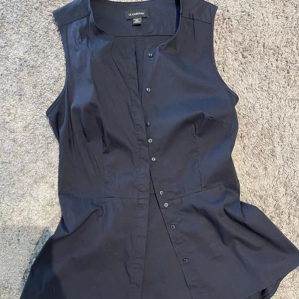 Le château top for women